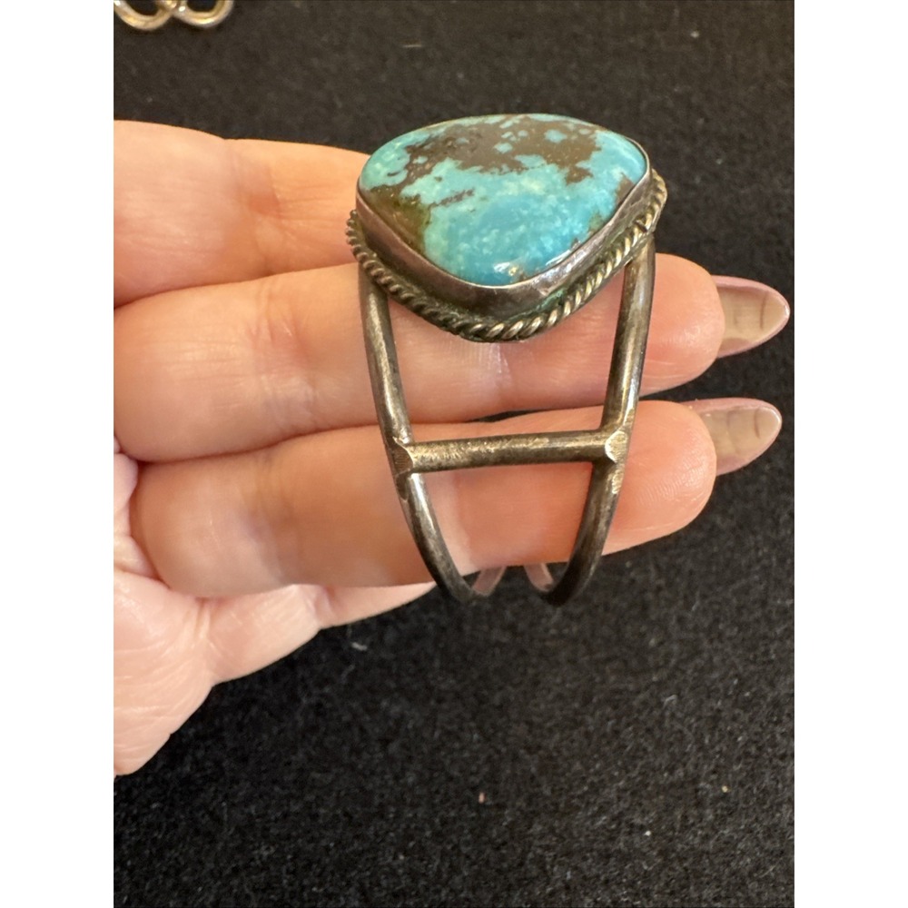 Vintage Navajo sterling silver split shank Large turquoise cuff bracelet - Picture 5 of 13